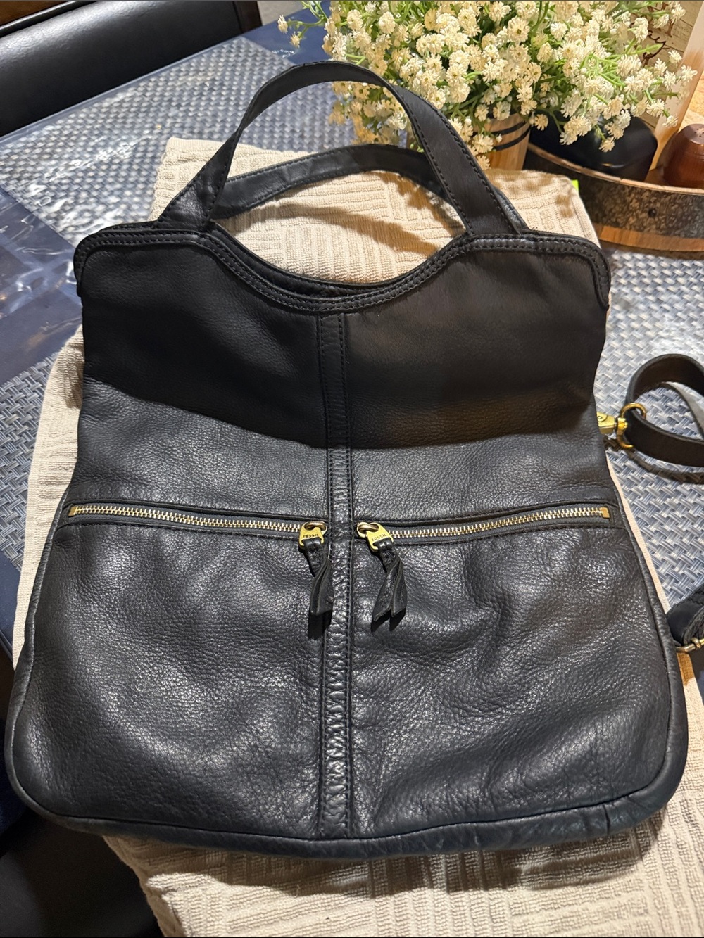 Fossil Black Leather Shoulder Bag with Front Zip Pockets